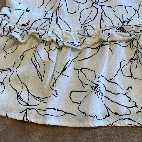 Monteau Los Angeles Size Medium White/Black Floral Linen Blend Wrap Style Dress. - Picture 6 of 13